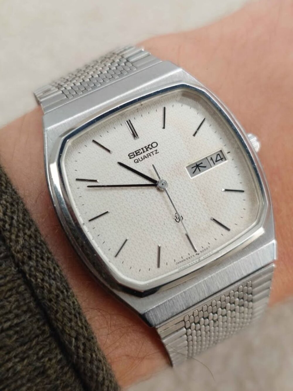 Seiko Men's Quartz Watch 5933 Square TV Day-Date Kanji 33mm New Battery + BOX